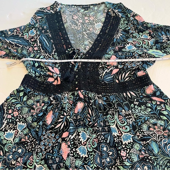 Floral V-Neck Women's Top - Black and Blue - Picture 10 of 13